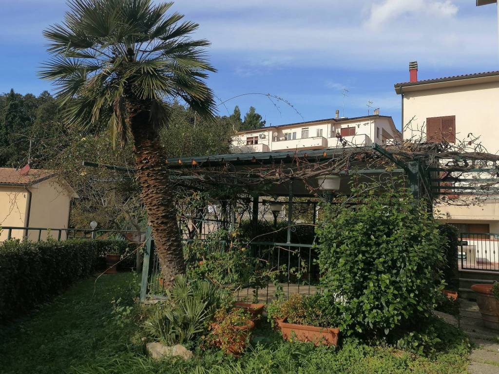 Villetta a schiera a Rosignano marittimo in Via Sgarallino - Foto 4