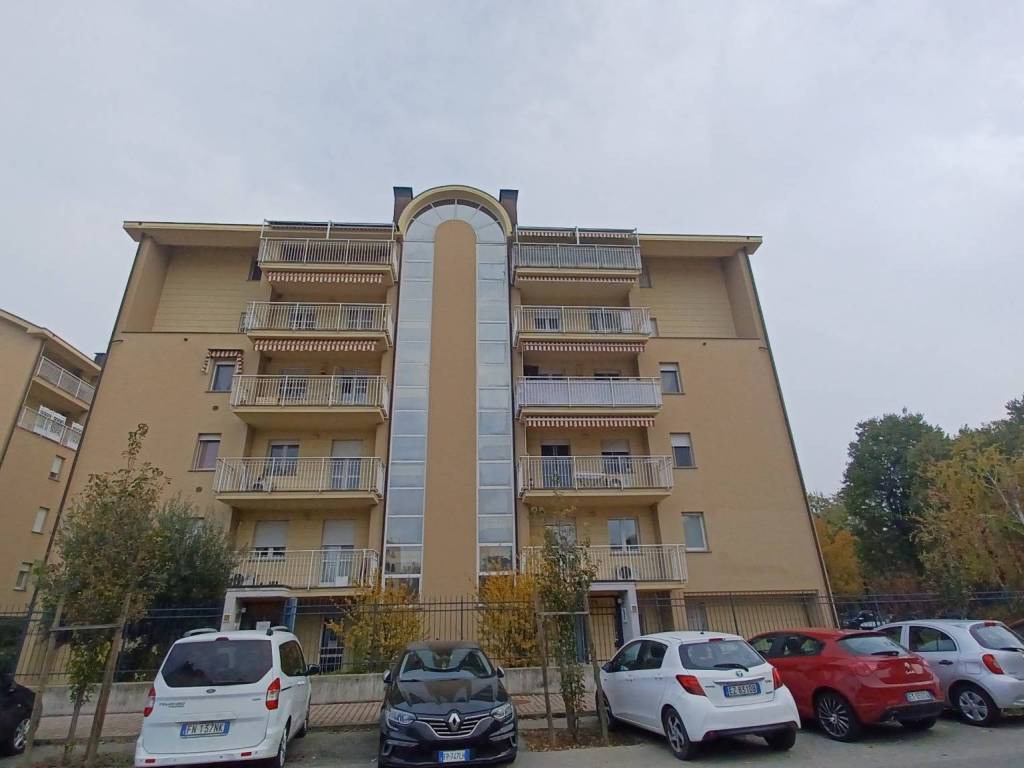 Box / garage a Voghera in Viale Montebello, 8 - Foto 2