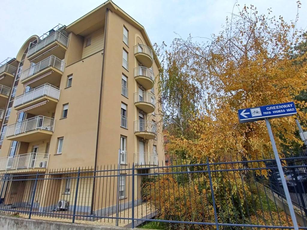 Box / garage a Voghera in Viale Montebello, 8 - Foto 3