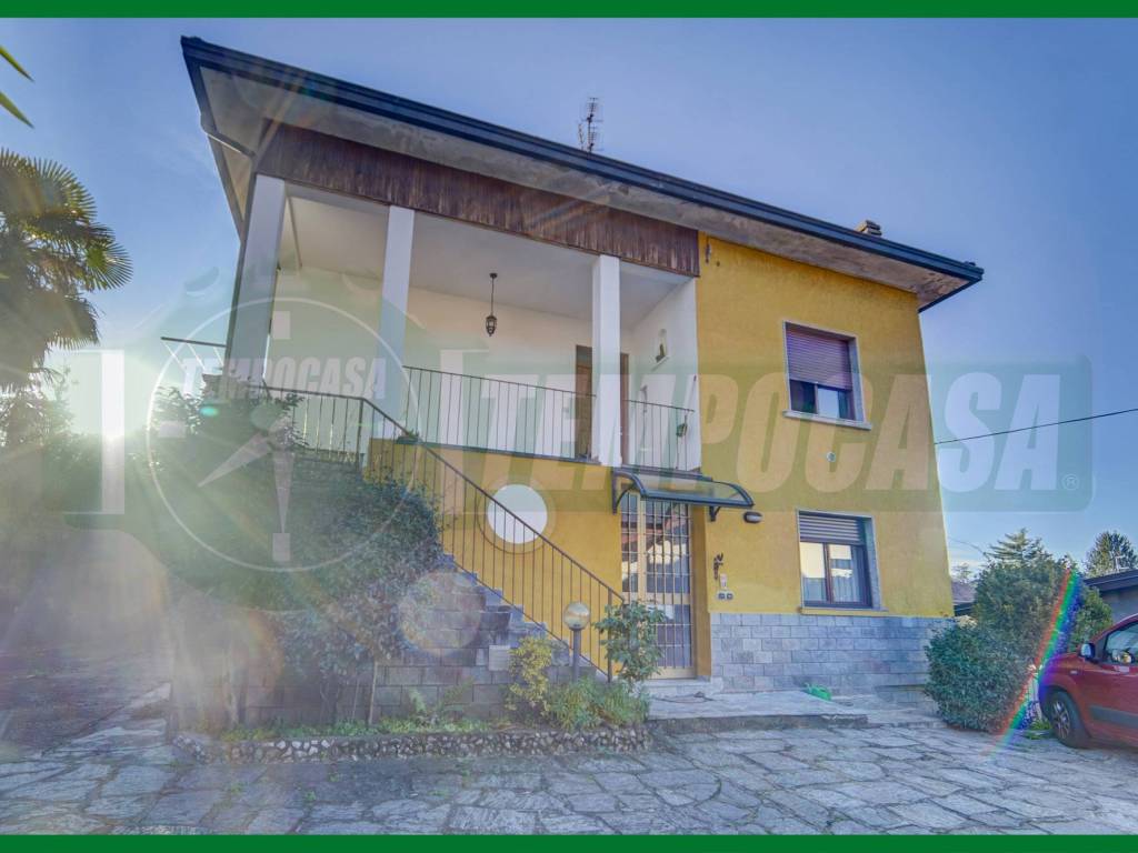 Appartamento a Gavirate in Via Giovanni Amendola - Foto 2