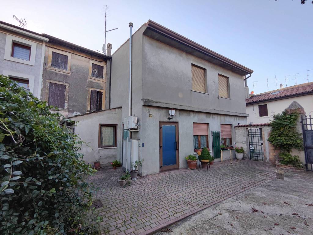 Palazzo / stabile a San giovanni lupatoto in Via Damiano Chiesa - Foto 4