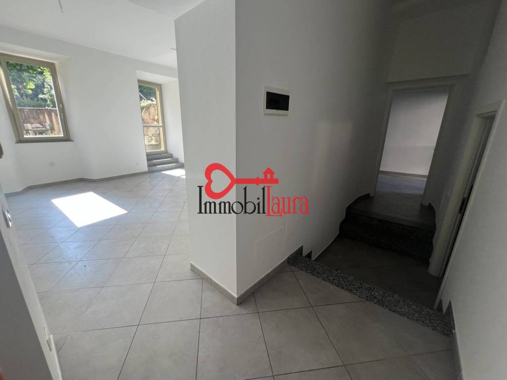 Appartamento a Arcisate in Piazza San Vittore - Foto 3