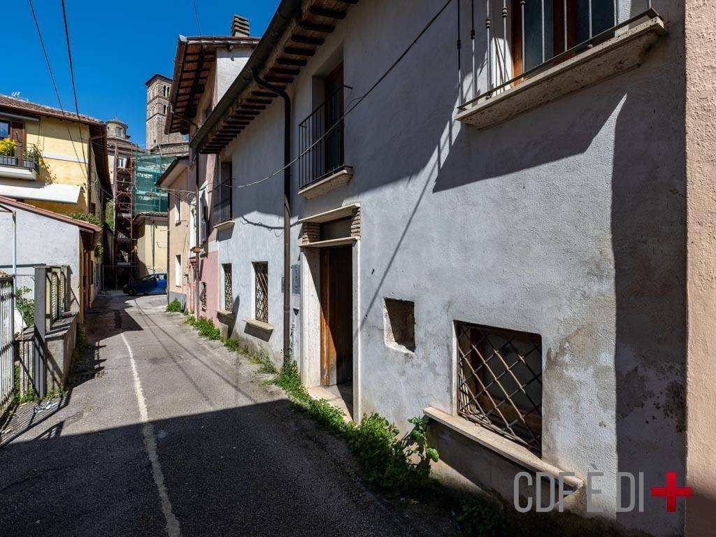 Casa indipendente a Rieti in Vicolo dello Sdrucciolo - Foto 2