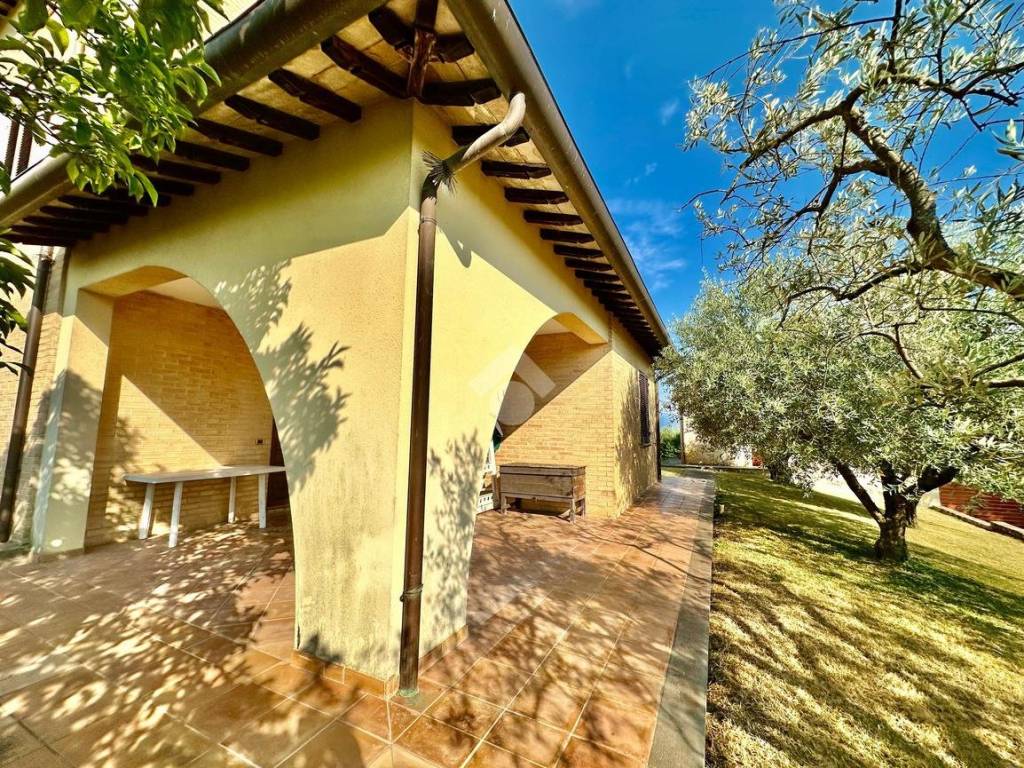 Villa a Montefalco in Via delle Macchie - Foto 5