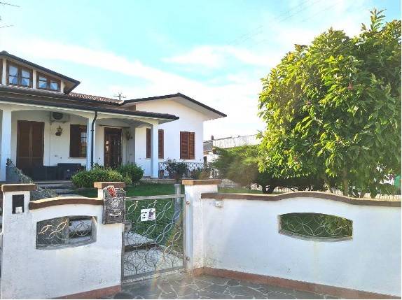 Villa a Suzzara in Strada Zamiola, 12 - Foto 2