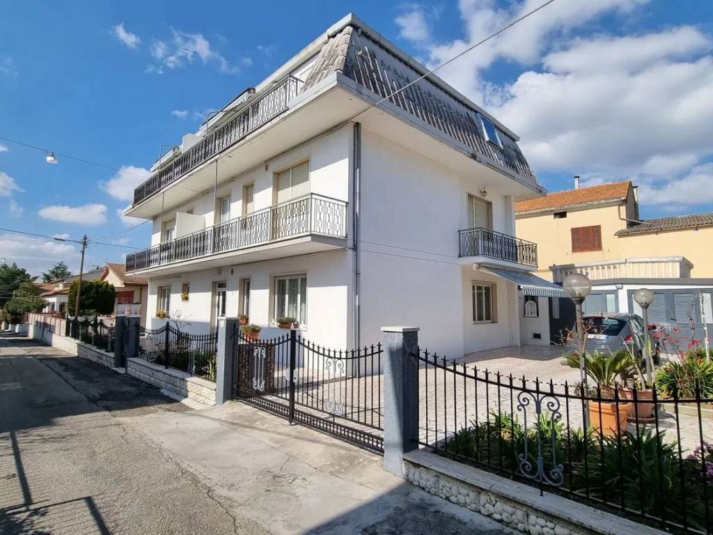 Appartamento a Giulianova in Via Rossi, 8 - Foto 2