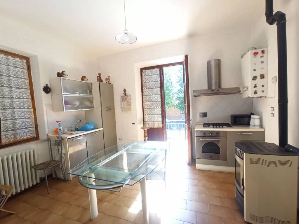 Casa indipendente a Castiglione del lago in Via Santa Maria, 3 - Foto 2