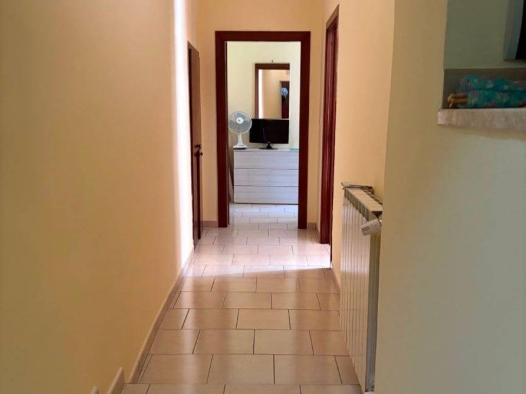 Casa indipendente a Fondi in Piazza delle Benedettine - Foto 3