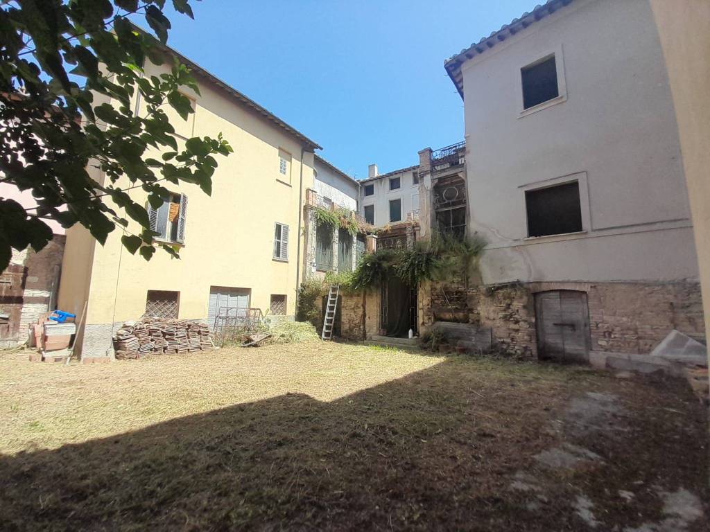 Palazzo / stabile a Terni in Via Giuseppe Garibaldi - Foto 3