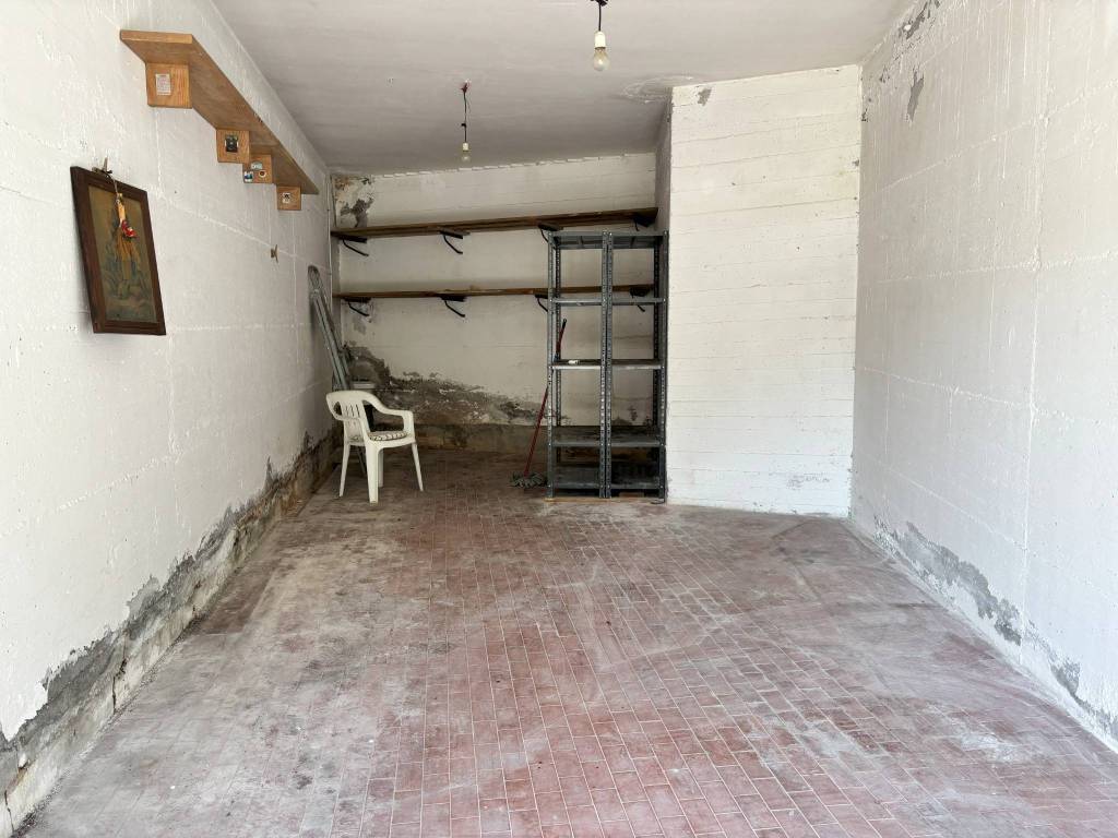 Box / garage a Salerno in Via Giuseppe Paesano, 51 - Foto 3
