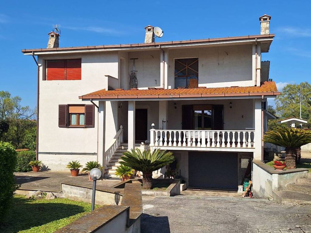Villa a Aprilia in Via dei Canarini - Foto 3