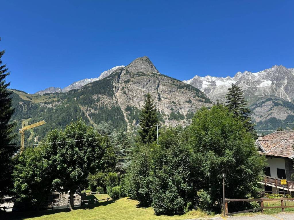 Appartamento a Courmayeur in strada dl Pussey - Foto 2