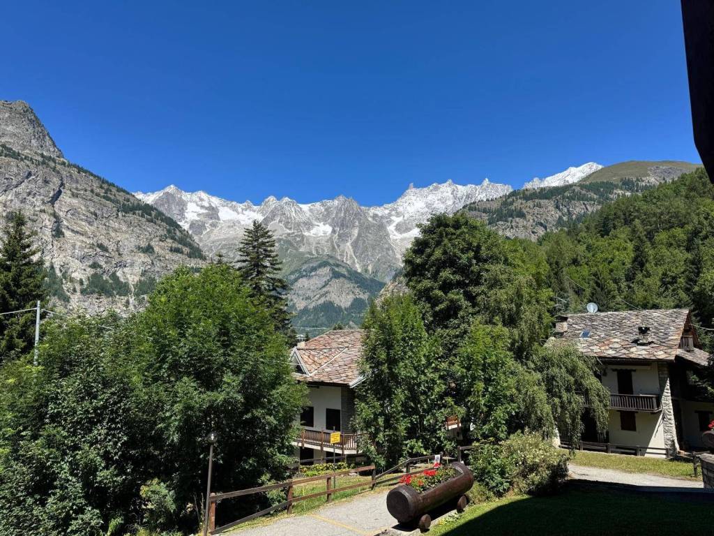 Appartamento a Courmayeur in strada dl Pussey - Foto 4