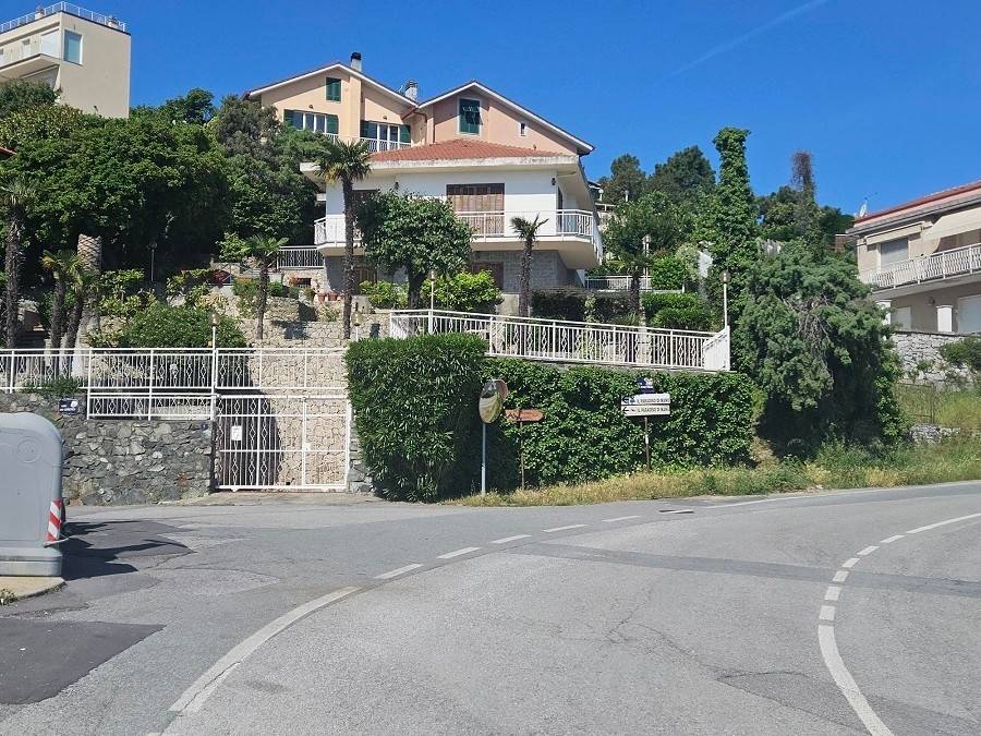 Villa a Spotorno in Via dei Ginepri, 1 - Foto 2