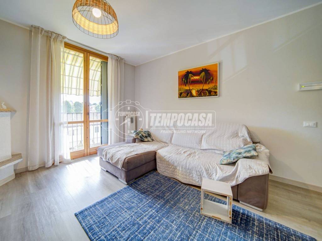 Appartamento a Jerago con orago in Via Achille Grandi 31 - Foto 2