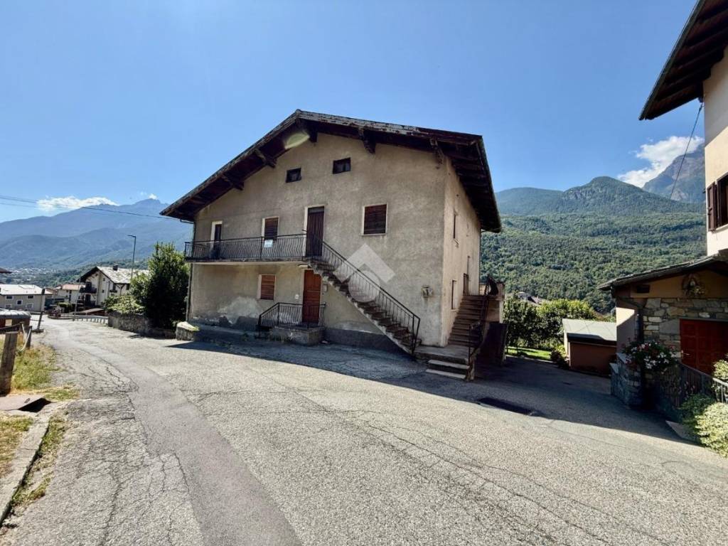 Casa indipendente a Nus in Via Martinet, 19 - Foto 2