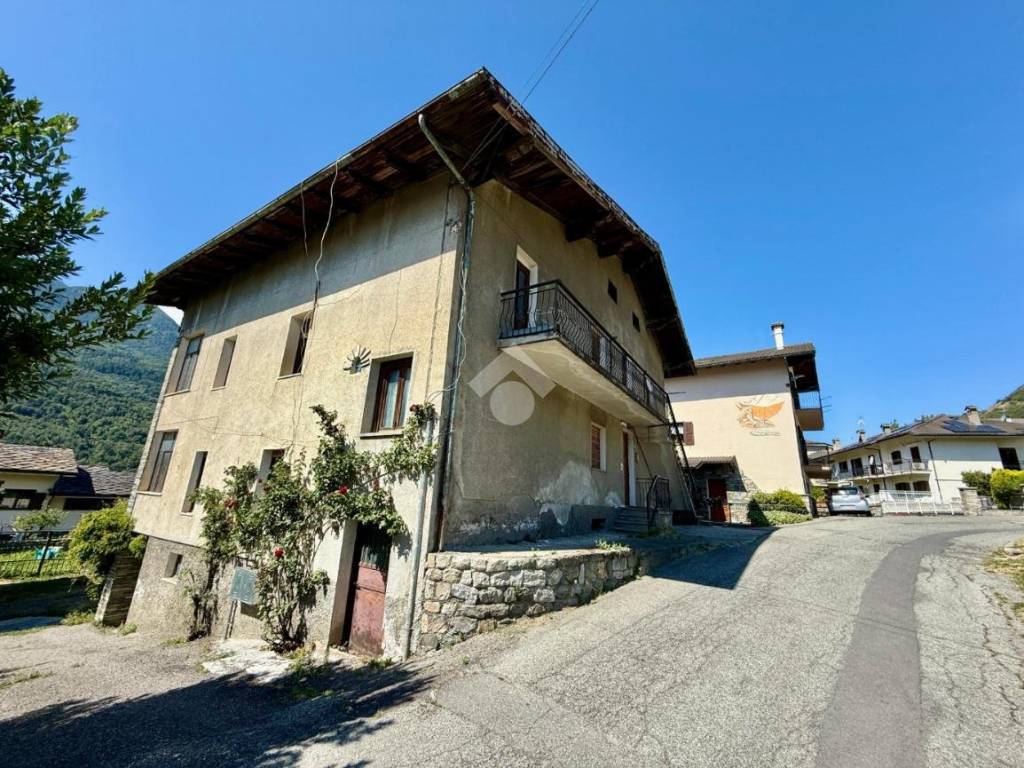 Casa indipendente a Nus in Via Martinet, 19 - Foto 3