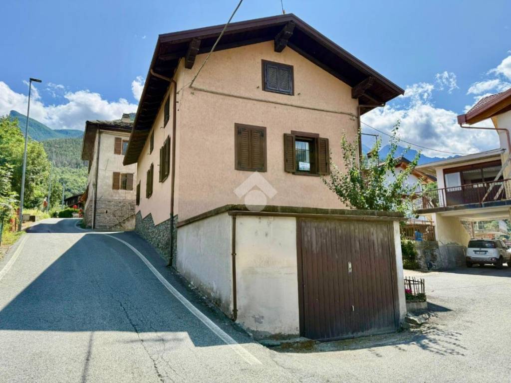 Casa indipendente a Fénis in Frazione Chez Sapin, 73 - Foto 4