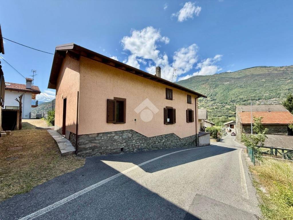 Casa indipendente a Fénis in Frazione Chez Sapin, 73 - Foto 5