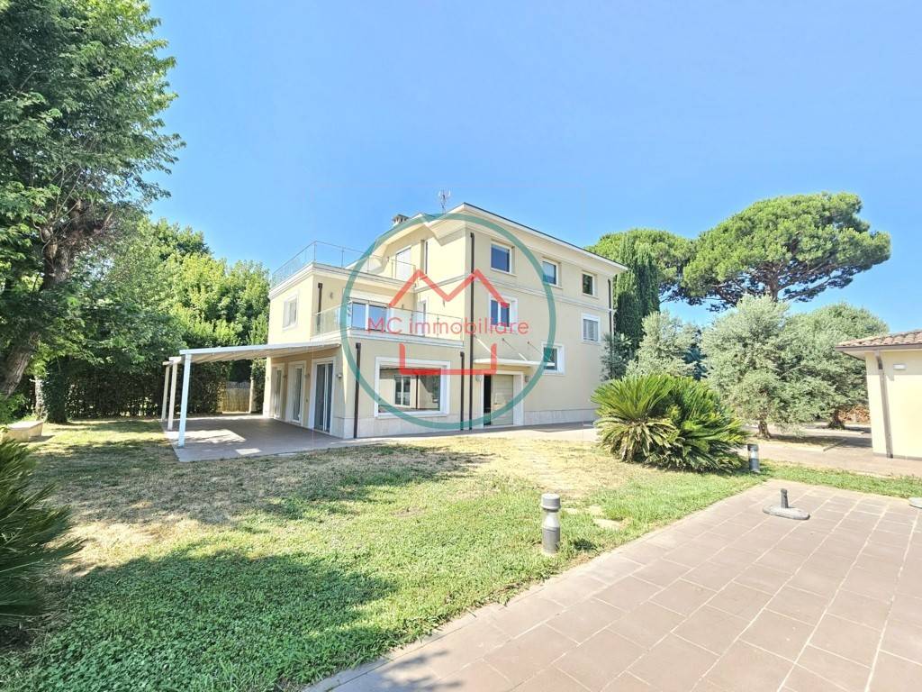 Villa a Pescia in Strada Provinciale Romana - Foto 2