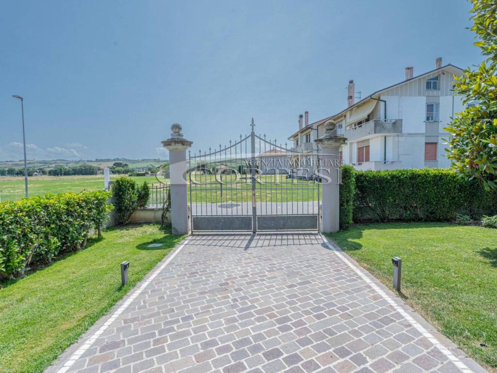 Villa a Fano in Via Lago d'Orta - Foto 2