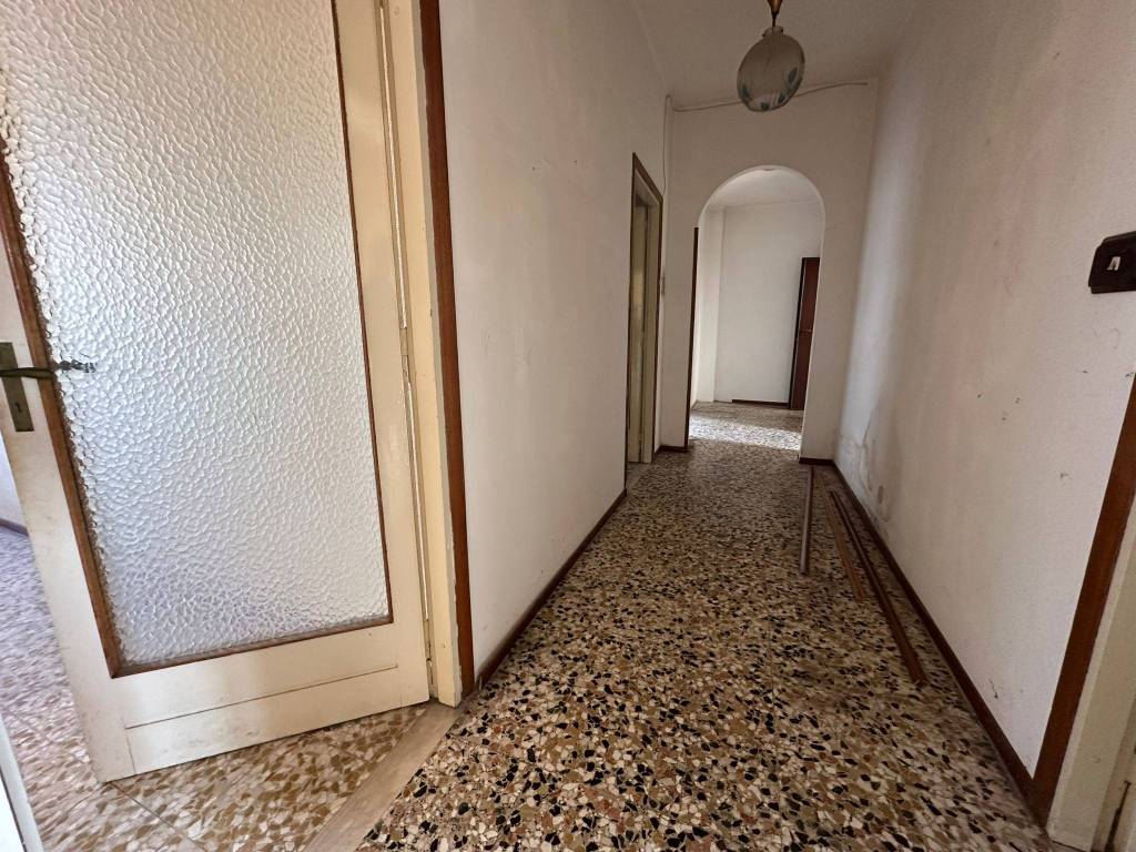 Appartamento a Vercelli in Via Francesco Petrarca, 35 - Foto 4