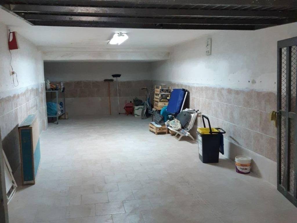 Box / garage a Vieste in Via Umberto Giordano, 12 - Foto 4
