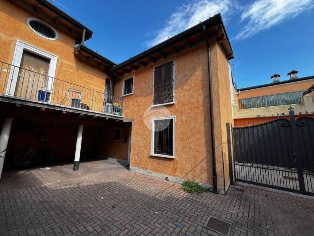 Appartamento a Castel mella in Piazza San Siro, 9 - Foto 2