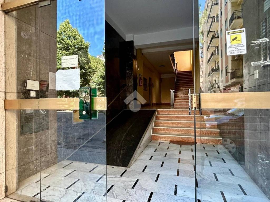 Appartamento a Cosenza in Viale Delle Medaglie DꞌOro, 26 - Foto 2
