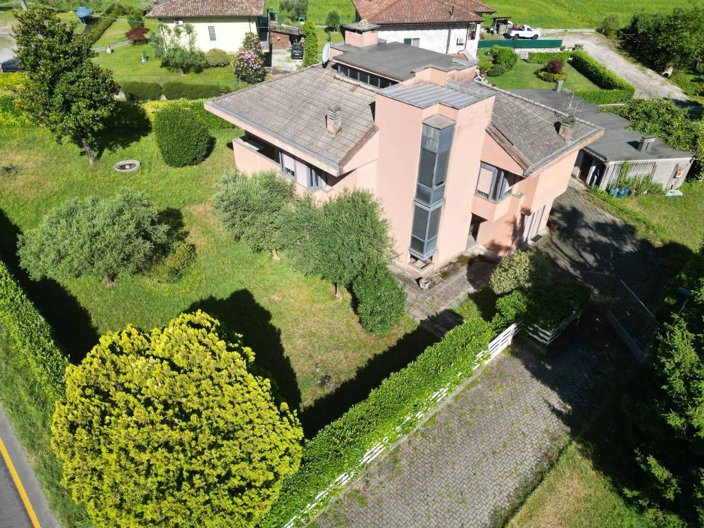 Villa a Colico in Via Nazionale Nord, 33 - Foto 2