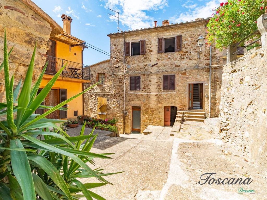 Appartamento a Massa marittima in Piazza della Cisterna, 1 - Foto 4