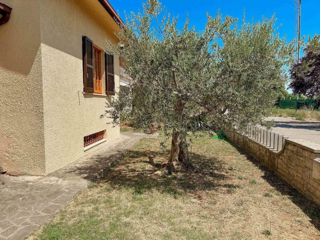 Villa a Bastia umbra in Via della Resistenza , 13 - Foto 4