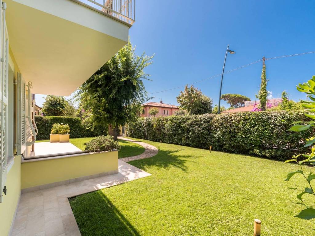 Villa a Forte dei marmi in Via Cavour, 10 - Foto 4