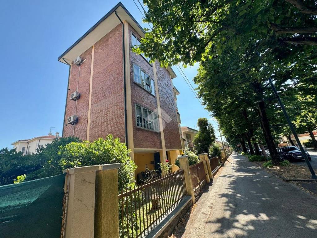 Appartamento a Rovigo in Viale Benvenuto Tisi da Garofolo, 80 - Foto 2