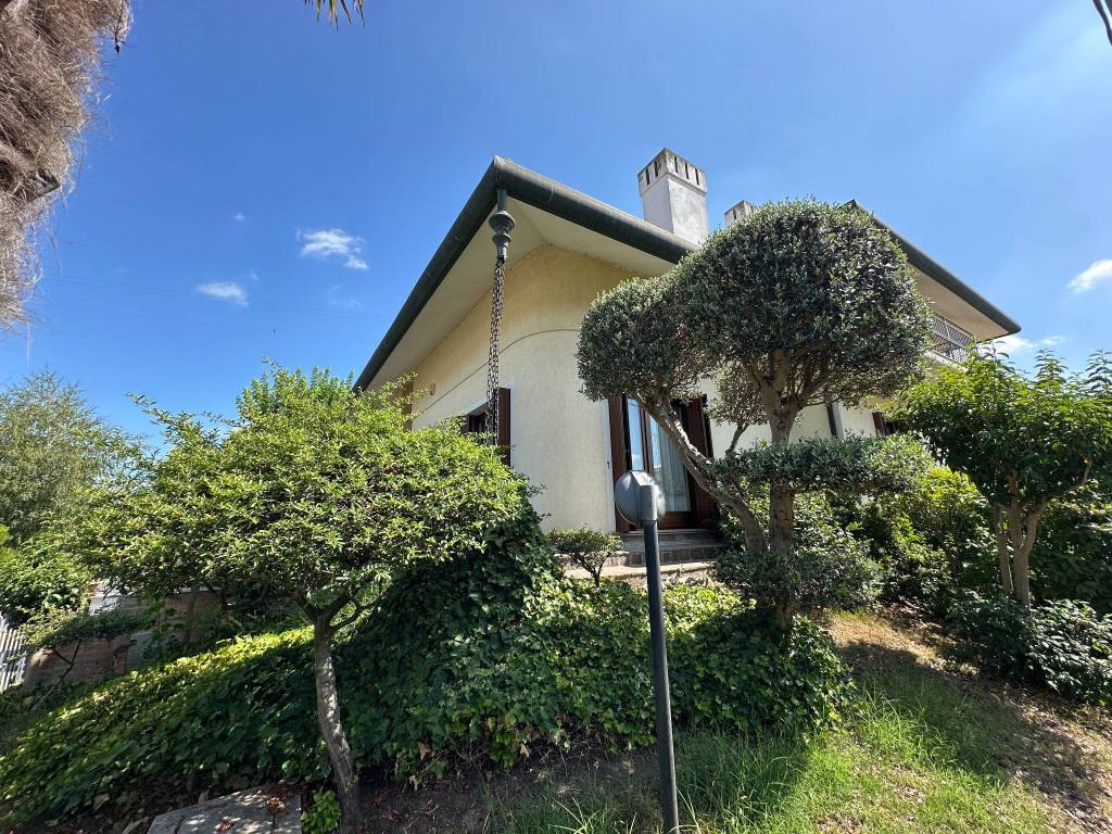 Villa a Taglio di po in Via Dante Alighieri - Foto 4