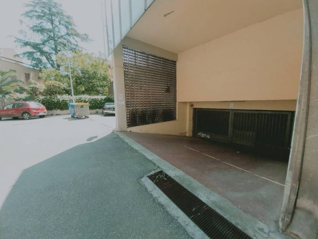 Box / garage a Terni in Via Francesco Baracca - Foto 2