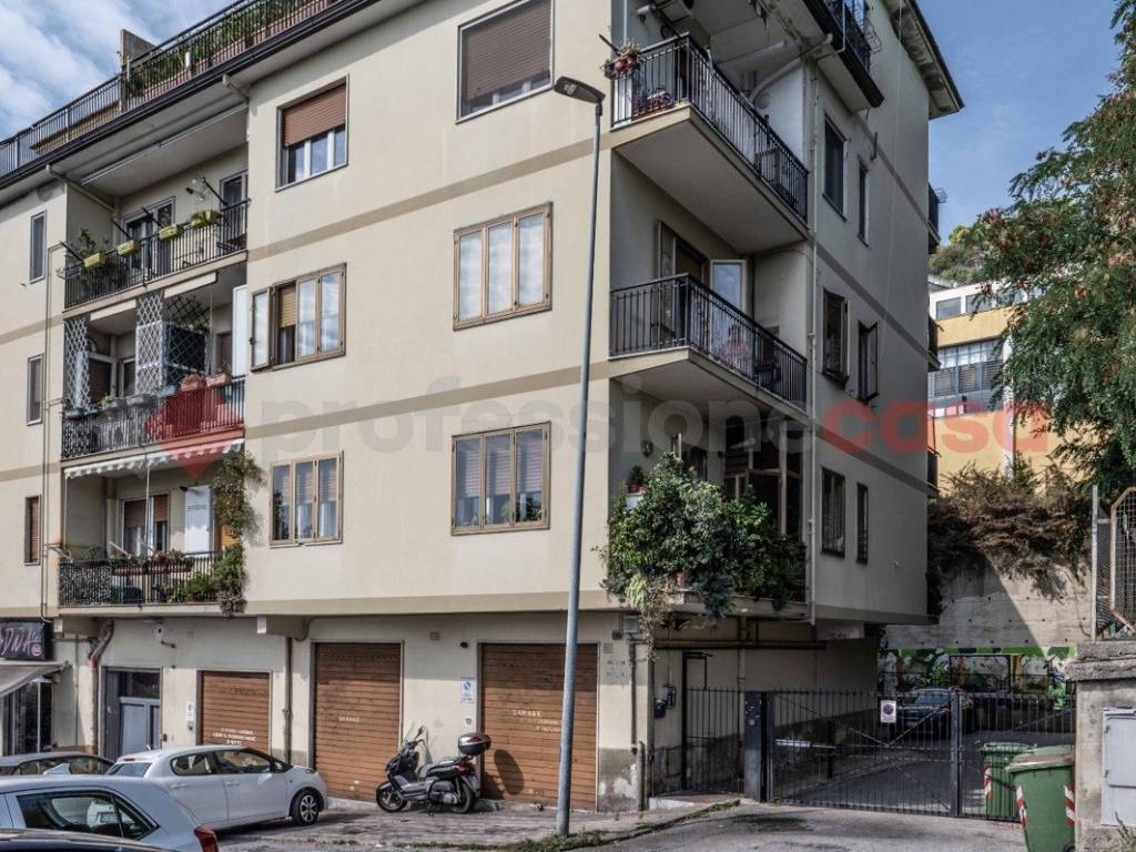 Appartamento a Salerno in Via Mattia Farina, 145 - Foto 4