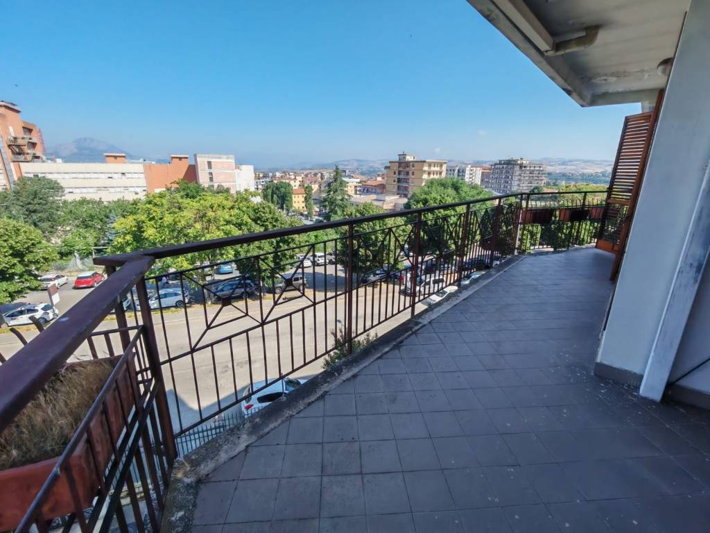 Appartamento a Benevento in Via Raffaele Delcogliano - Foto 2