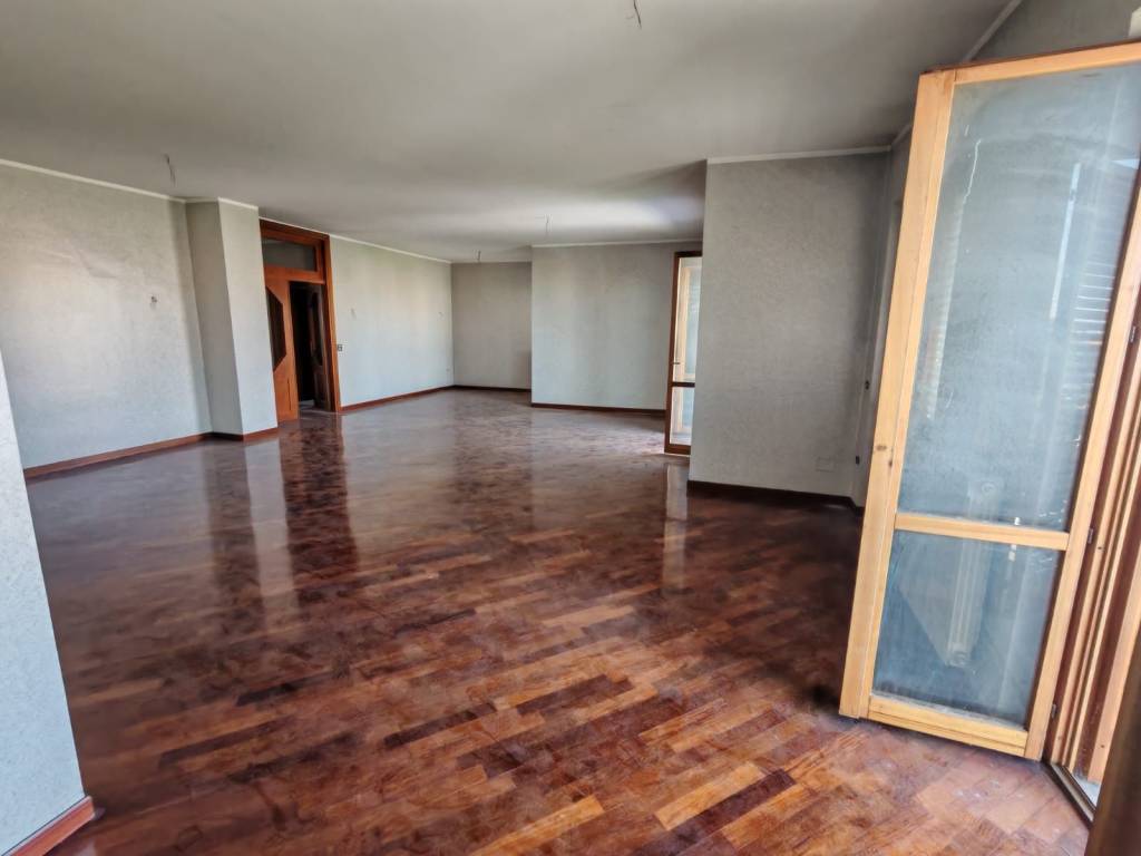 Appartamento a Benevento in Via Raffaele Delcogliano - Foto 4