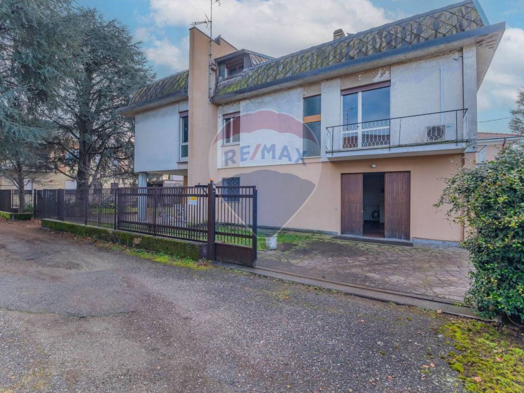 Villa a Cardano al campo in VIA GRAMSCI, 81 - Foto 2