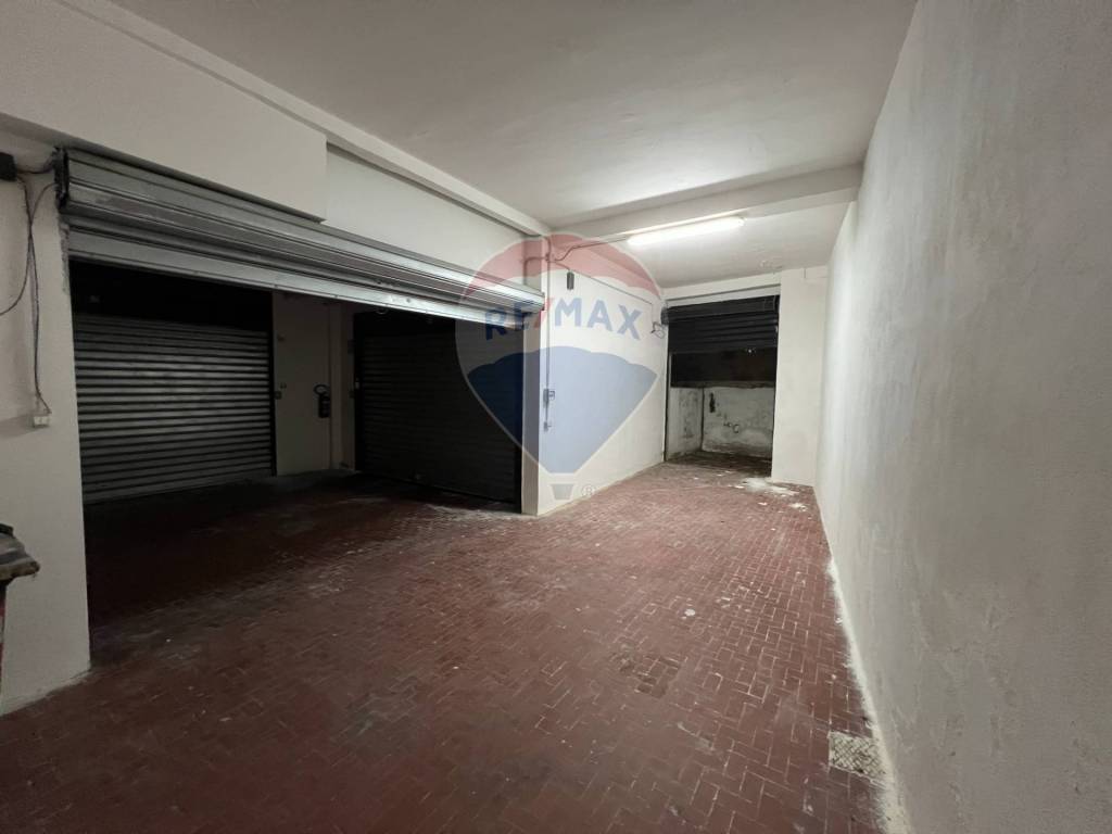 Box / garage a Napoli in Viale Privato Winspeare, 50 - Foto 2