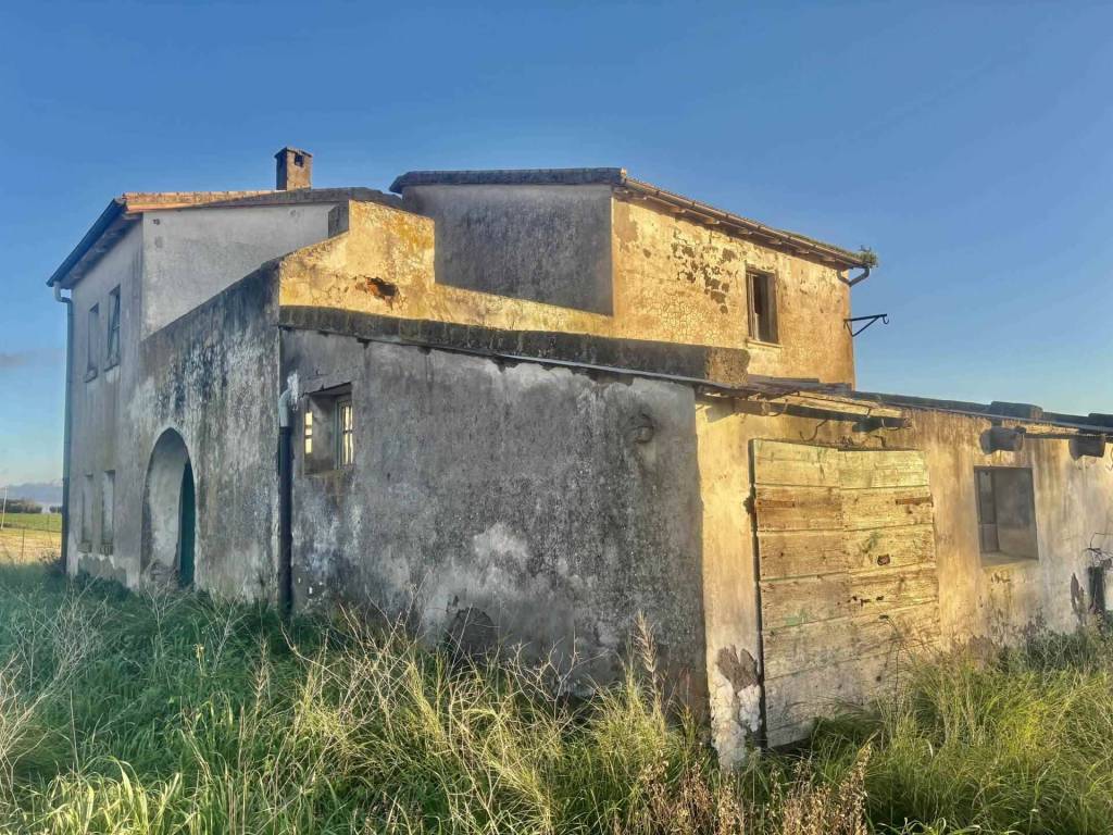Rustico / casale a Tarquinia - Foto 2