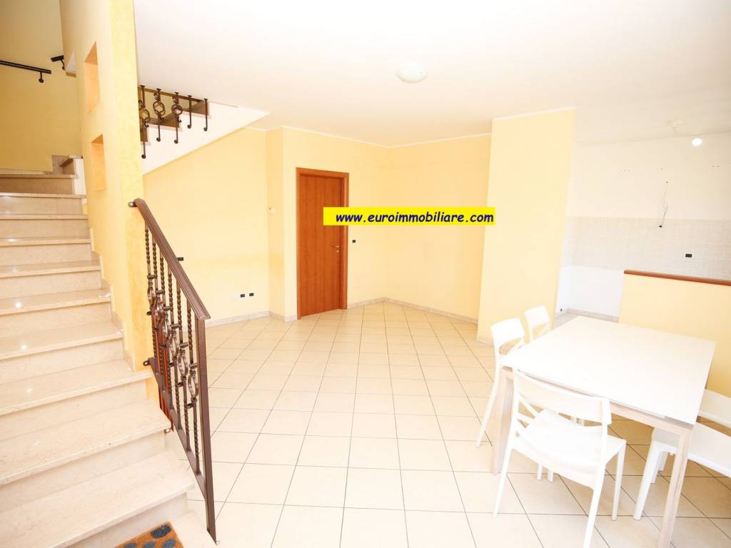 Appartamento a Pineto in Piazza Guido d'Arezzo, 1 - Foto 2
