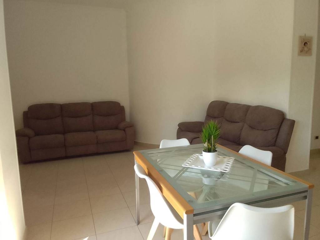 Appartamento a Taranto in PIAZZA BRODOLINI, 215 - Foto 2