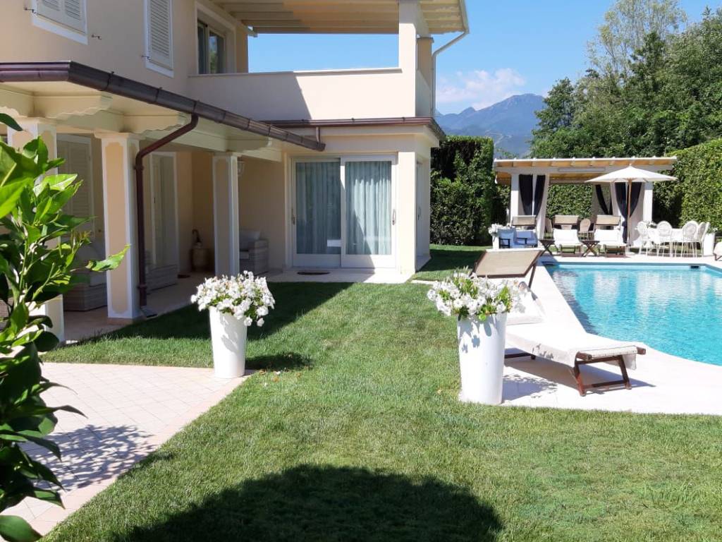 Villa a Forte dei marmi in Via della Barbiera - Foto 4