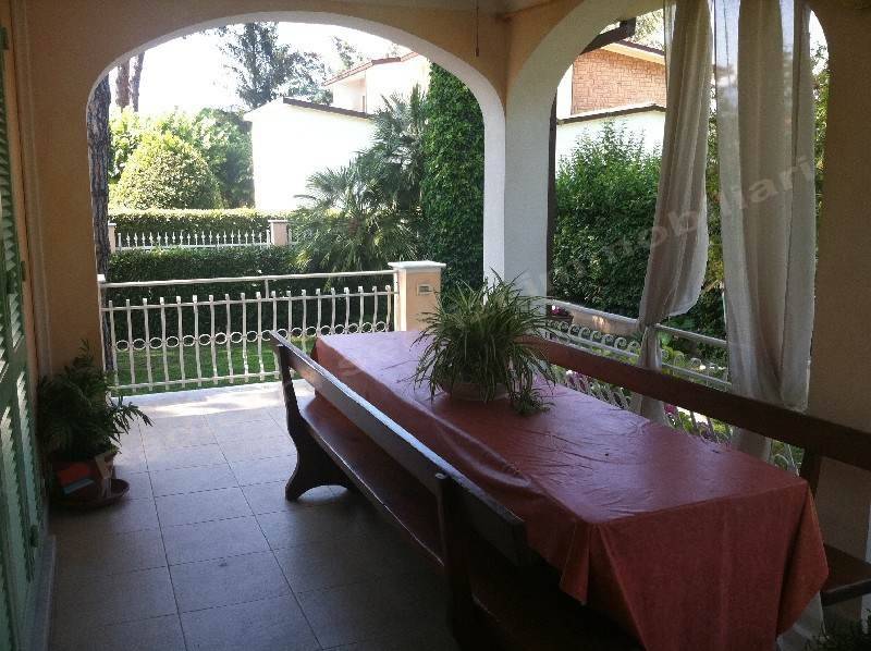 Villa a Forte dei marmi in Via Scassi Carli, 182 - Foto 5