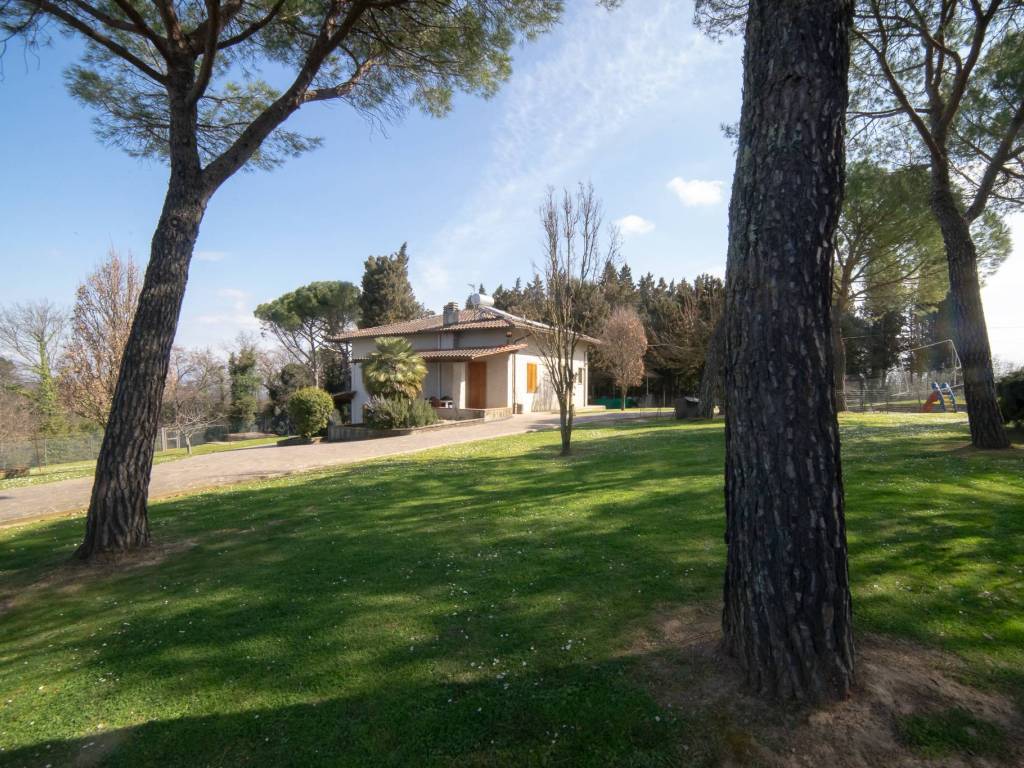 Villa a Montelupo fiorentino in Via Botinaccio - Foto 1