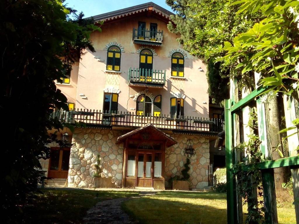 Villa a Caprino veronese in Via Pineta, 5 - Foto 2