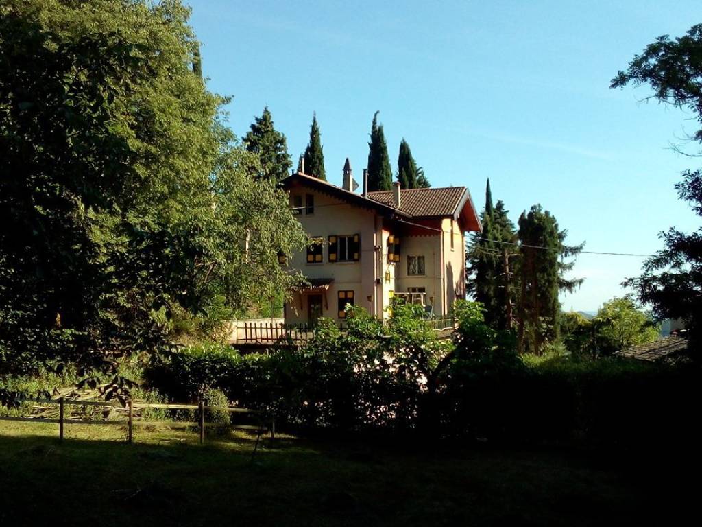 Villa a Caprino veronese in Via Pineta, 5 - Foto 4