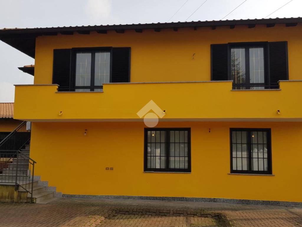 Villa a Borgo ticino in Via xxv aprile, 40 - Foto 2